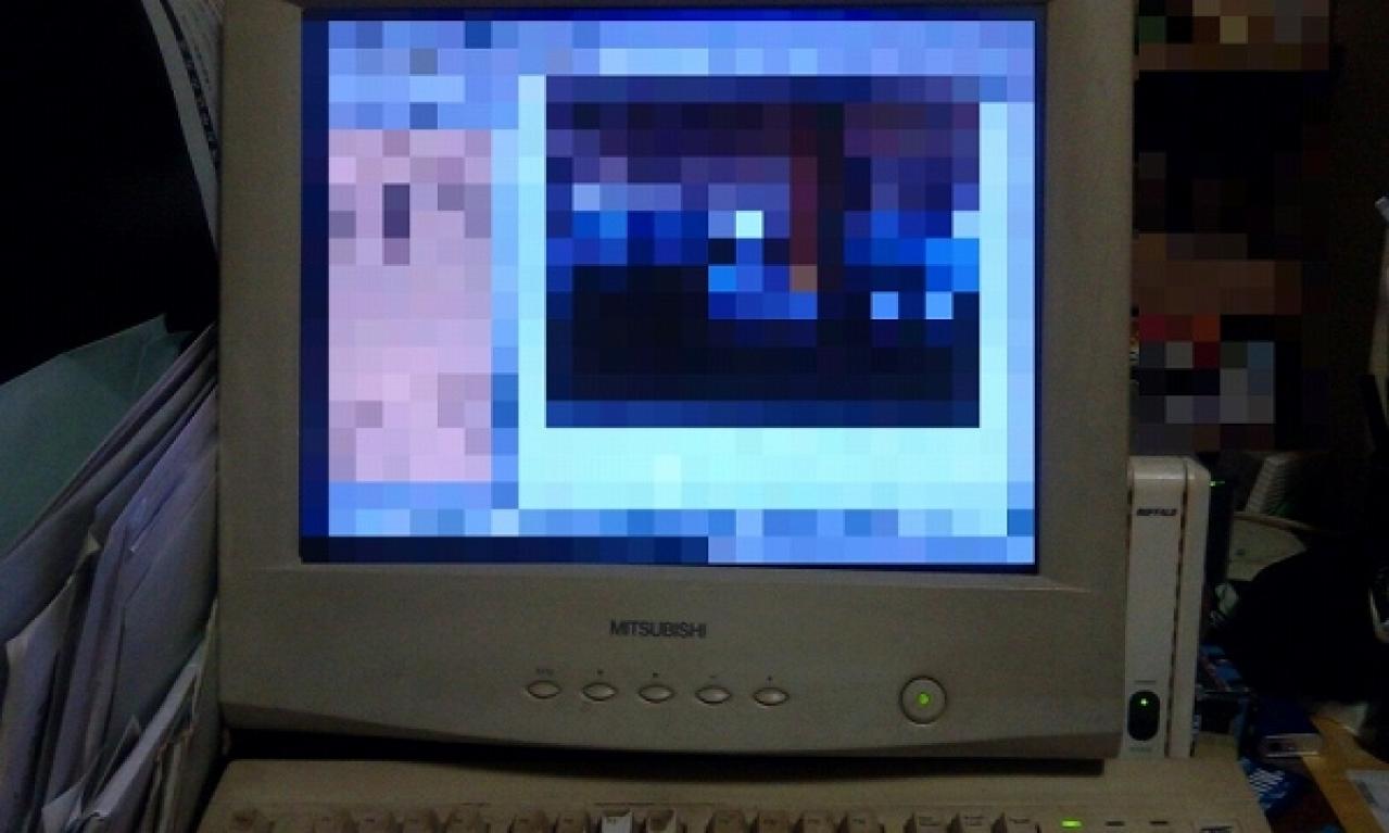 2000年にPCを入手しネットサーフィン開始、14インチのCRTディスプレイは2012年まで、キーボードはなんと今も現役